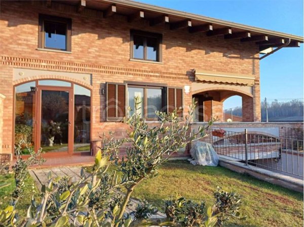 casa indipendente in vendita a Rocca Canavese