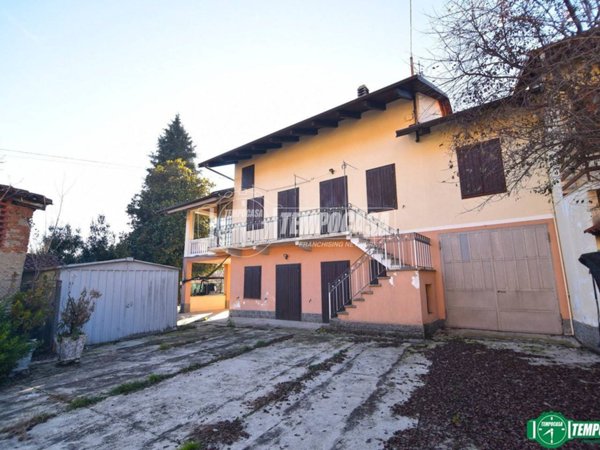 casa indipendente in vendita a Rocca Canavese