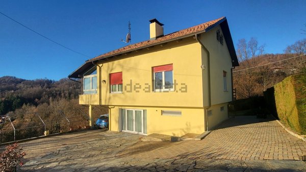 casa indipendente in vendita a Rocca Canavese