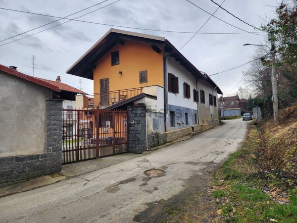casa indipendente in vendita a Rocca Canavese