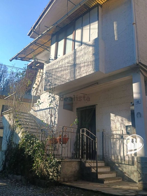 casa semindipendente in vendita a Rocca Canavese