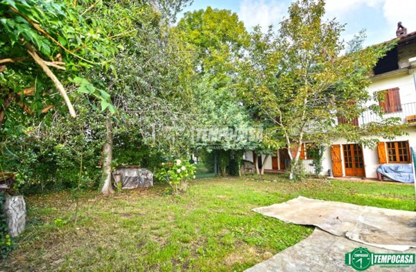 casa indipendente in vendita a Rocca Canavese