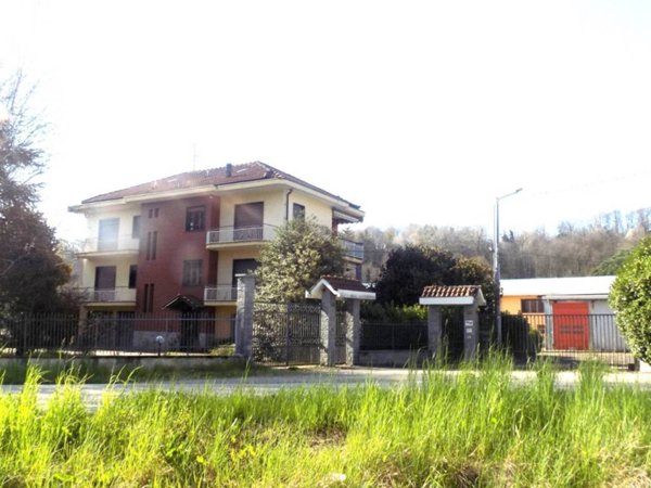 intera palazzina in vendita a Rocca Canavese