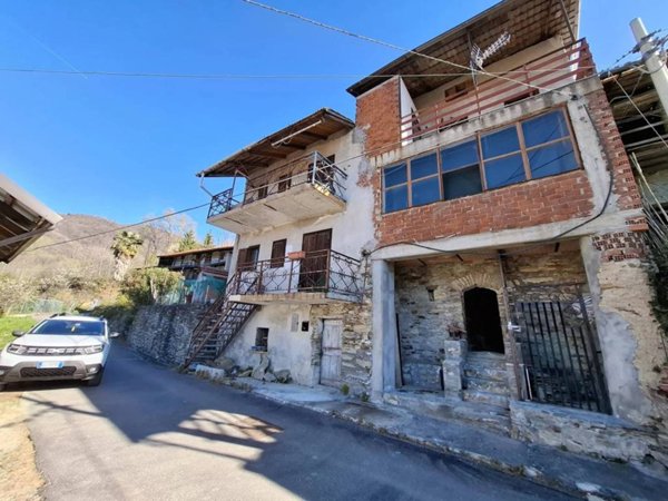 casa indipendente in vendita a Rocca Canavese