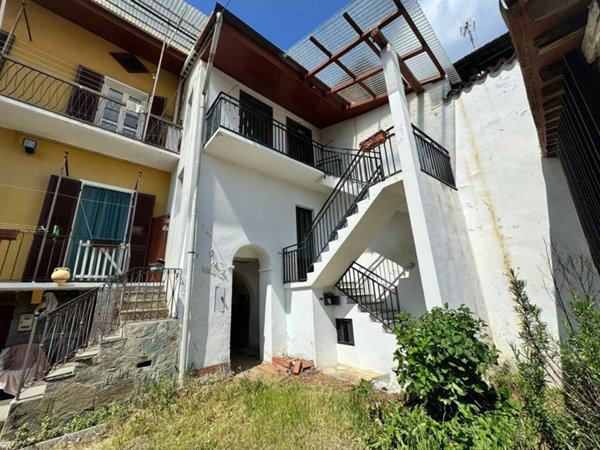 casa indipendente in vendita a Rocca Canavese