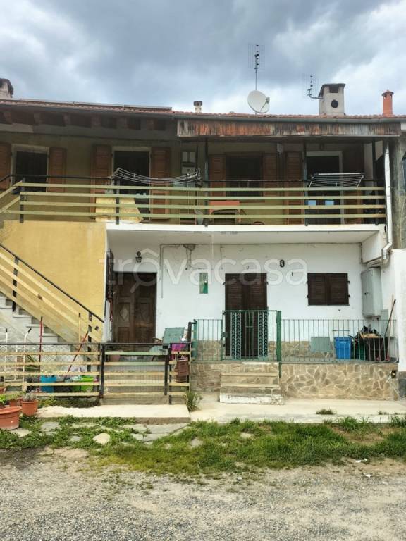 casa indipendente in vendita a Rocca Canavese