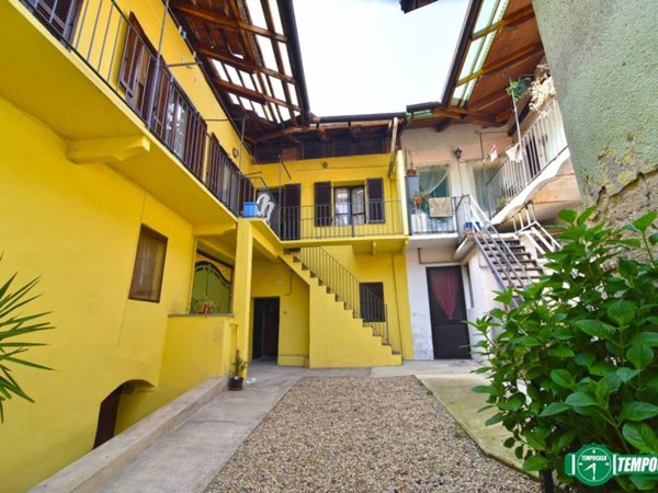 casa indipendente in vendita a Rocca Canavese