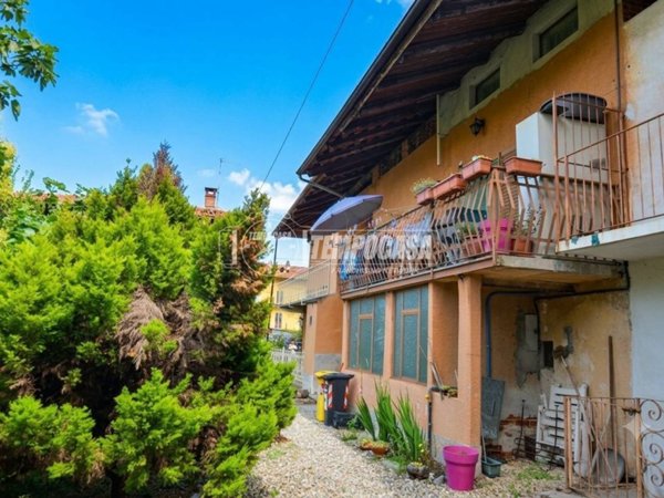 casa indipendente in vendita a Rocca Canavese