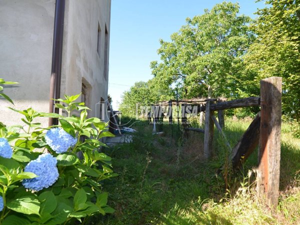 casale in vendita a Rocca Canavese