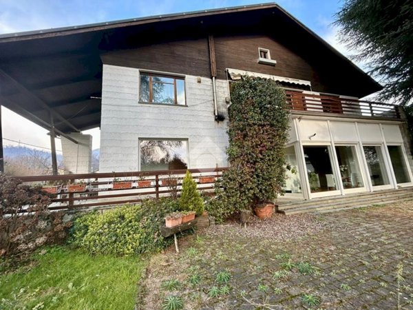 casa indipendente in vendita a Rocca Canavese