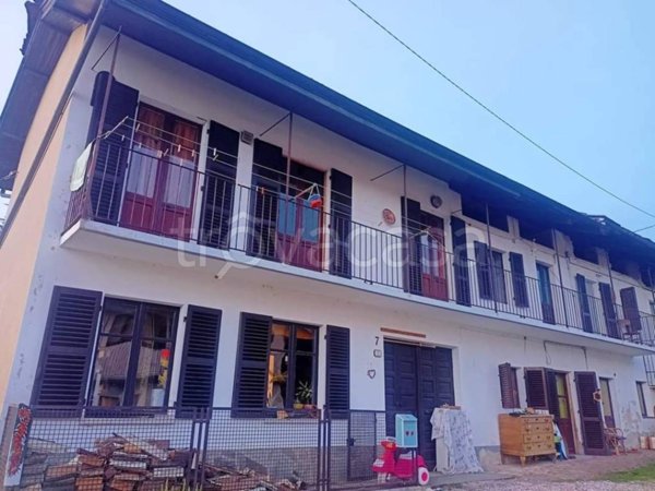 casa indipendente in vendita a Rocca Canavese