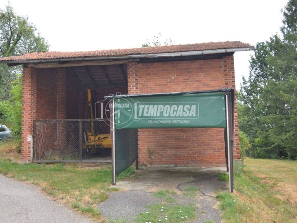 locale commerciale in vendita a Rocca Canavese