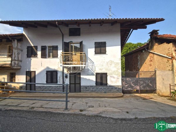 casa indipendente in vendita a Rocca Canavese