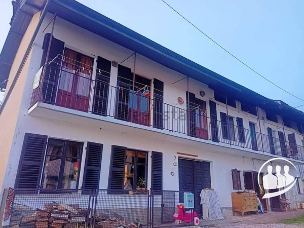 casa indipendente in vendita a Rocca Canavese