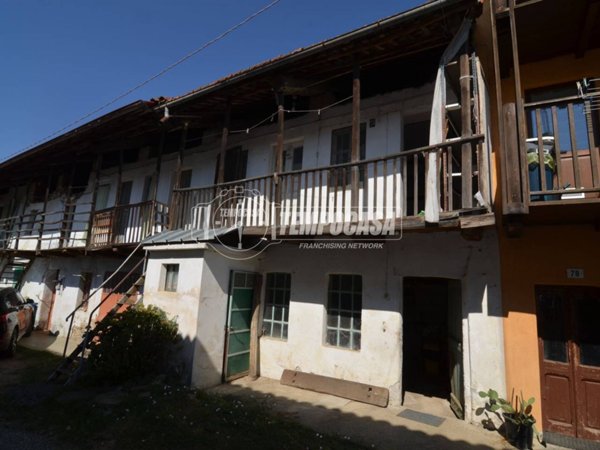 casa indipendente in vendita a Rocca Canavese