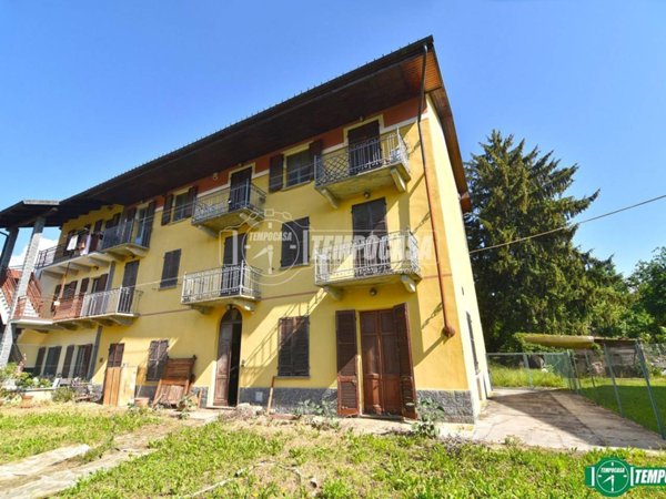 casa indipendente in vendita a Rocca Canavese