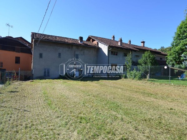 casa indipendente in vendita a Rocca Canavese