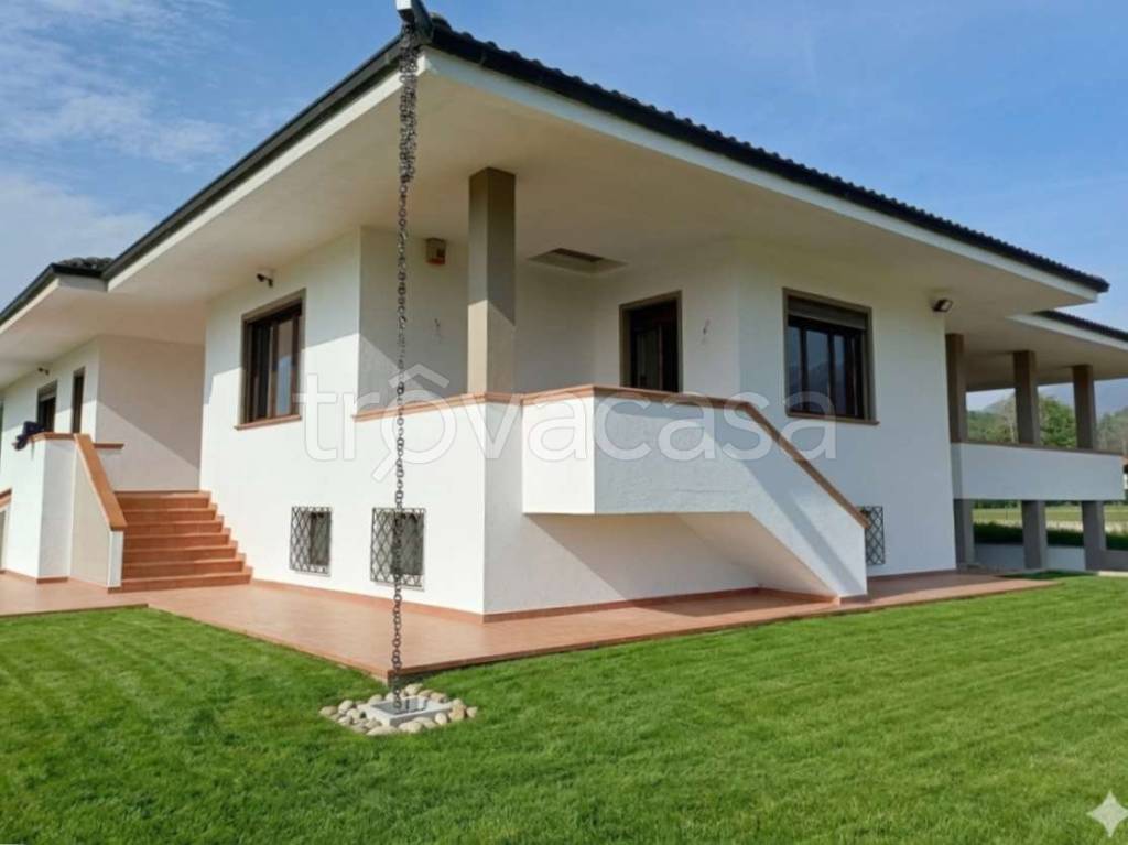 casa indipendente in vendita a Rocca Canavese
