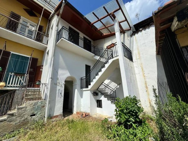 casa indipendente in vendita a Rocca Canavese
