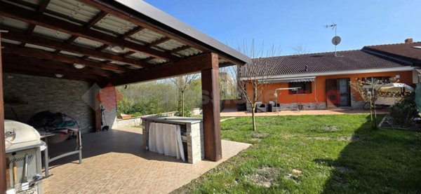 casa indipendente in vendita a Roletto