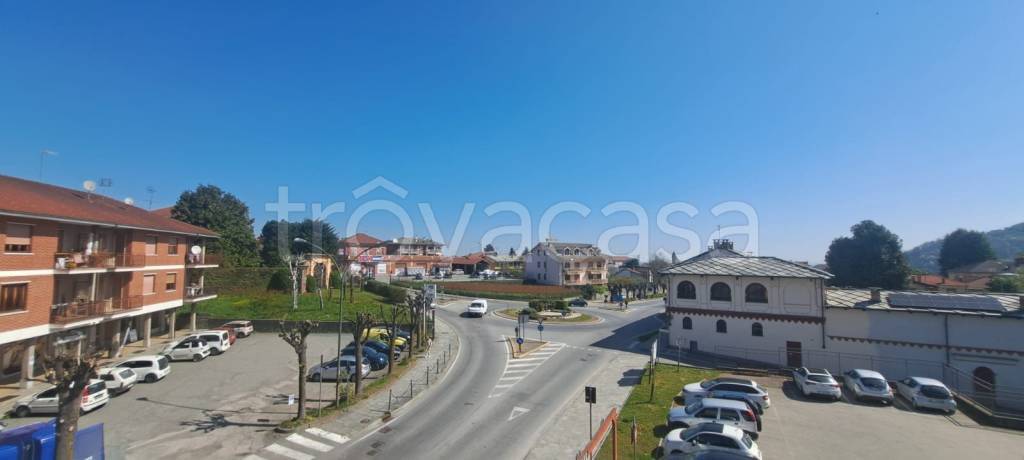 negozio in vendita a Roletto