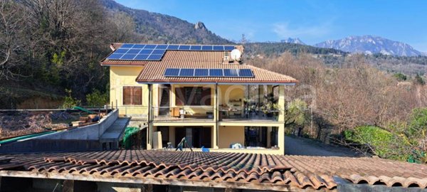 casa indipendente in vendita a Roletto
