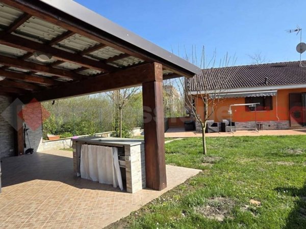 casa indipendente in vendita a Roletto