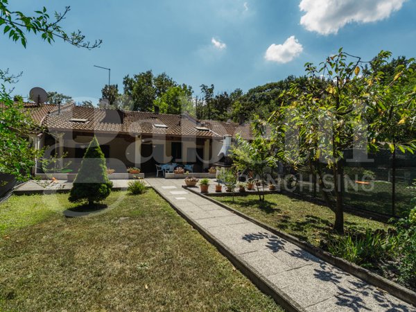 casa indipendente in vendita a Roletto