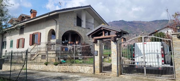 casa indipendente in vendita a Roletto