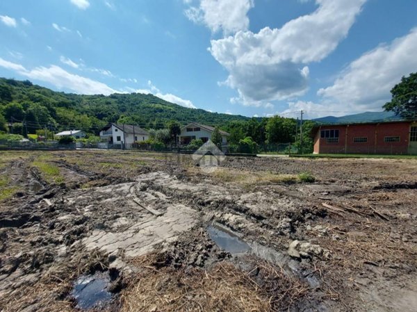 terreno edificabile in vendita a Roletto