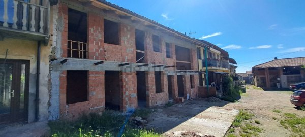 casa indipendente in vendita a Roletto