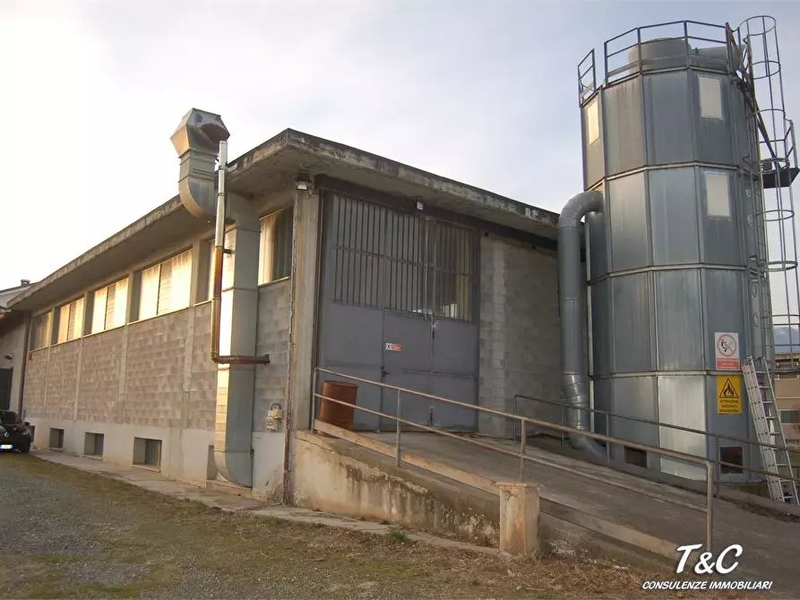 locale commerciale in vendita a Roletto