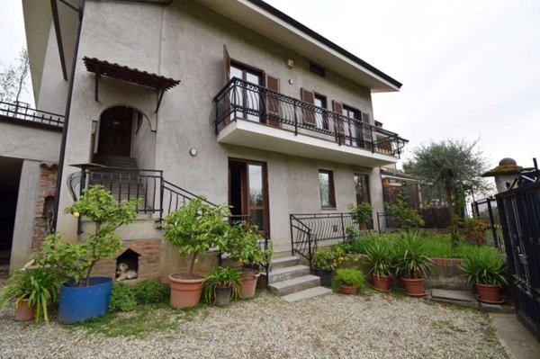 casa indipendente in vendita a Roletto