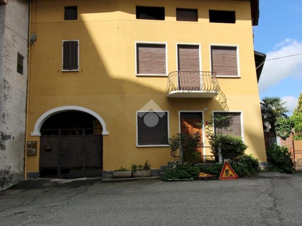 casa semindipendente in vendita a Romano Canavese