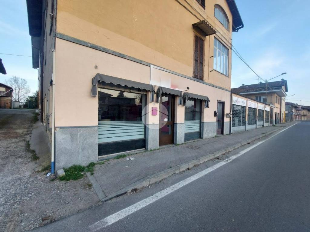 negozio in vendita a Romano Canavese