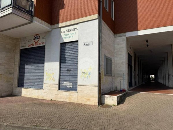 negozio in vendita a Romano Canavese