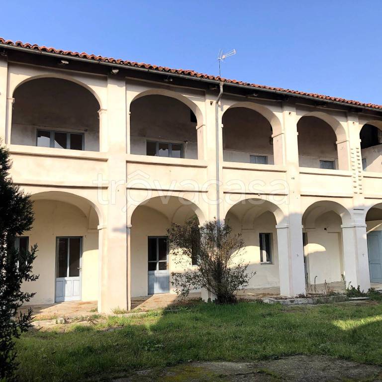 negozio in vendita a Romano Canavese