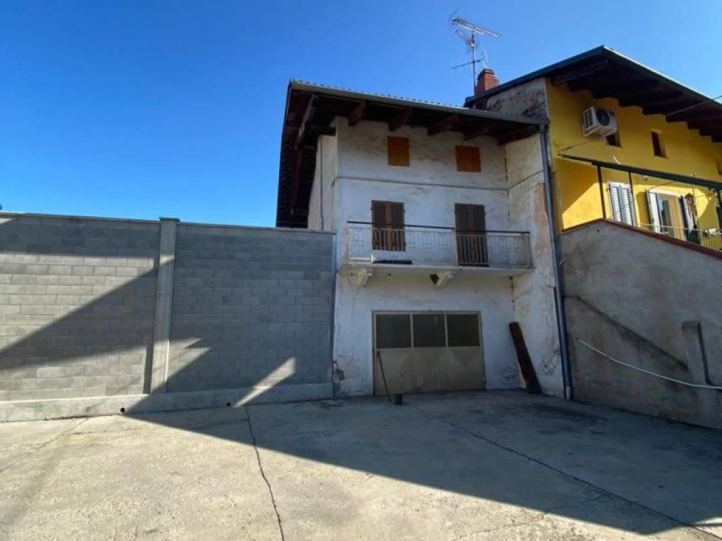 casa indipendente in vendita a Rondissone