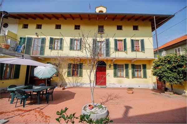 casa semindipendente in vendita a Rondissone