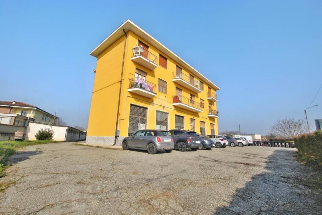 negozio in vendita a Rondissone