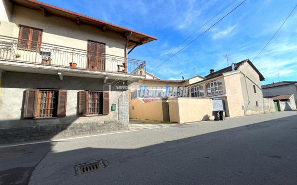 casa indipendente in vendita a Rondissone