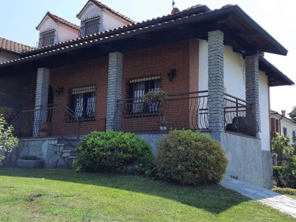 casa indipendente in vendita a Rondissone