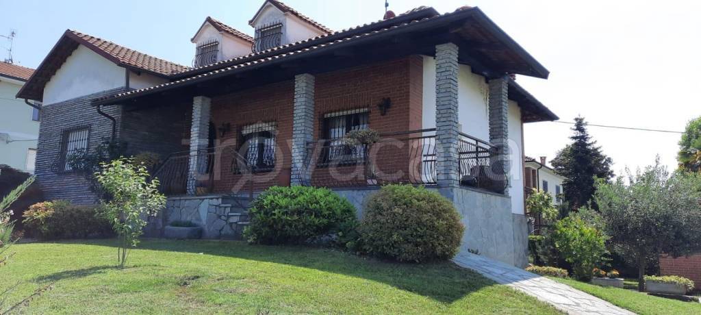 casa indipendente in vendita a Rondissone