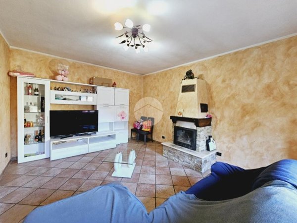 casa indipendente in vendita a Rondissone