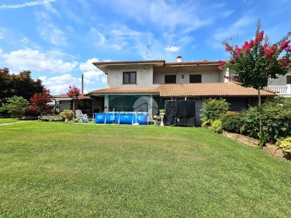 casa indipendente in vendita a Rondissone