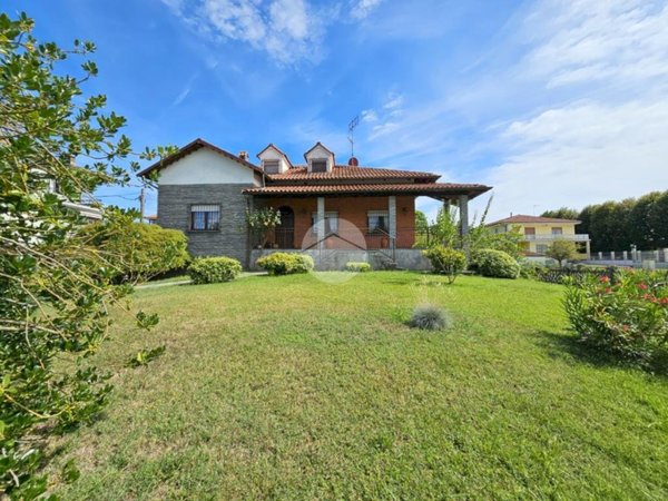 casa indipendente in vendita a Rondissone