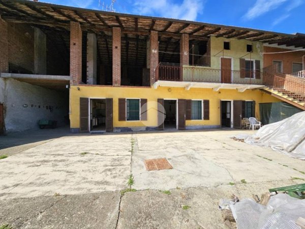 casa indipendente in vendita a Rondissone