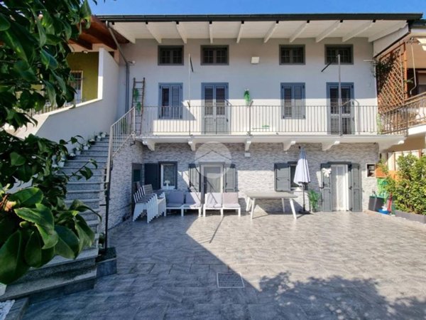 casa indipendente in vendita a Rondissone
