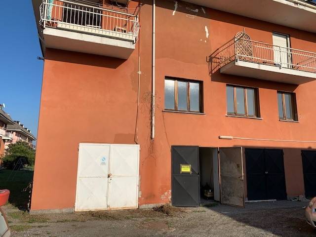 locale commerciale in vendita a Rondissone