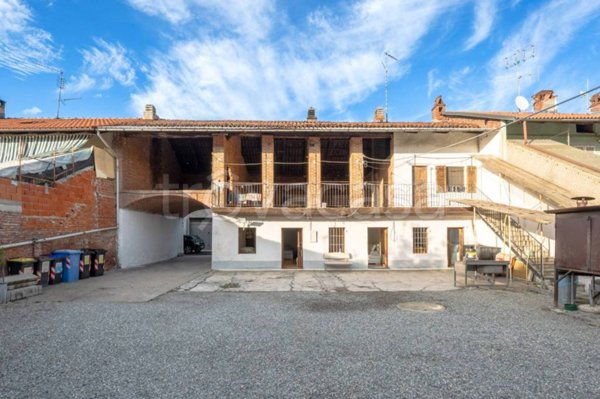 casa indipendente in vendita a Rondissone